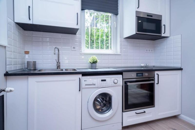 Super Central NEW apartment with air conditioning - image 12