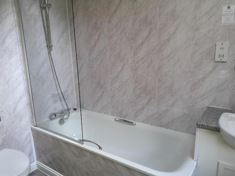 Budget Double Room image 4