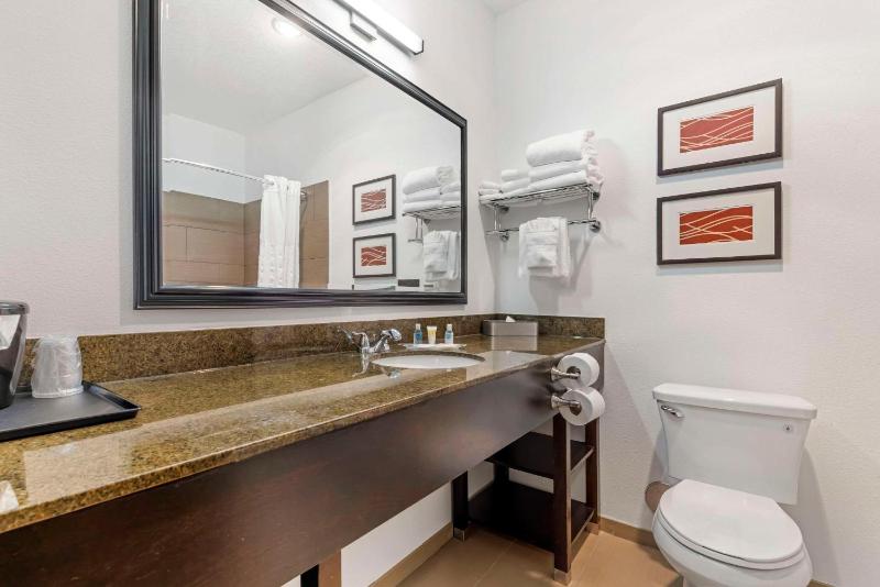 Superior Queen Suite with Two Queen Beds - Non-Smoking image 2