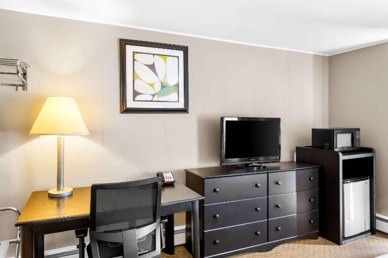 Standard King Room - Non-Smoking  image 2
