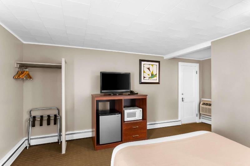 Standard Queen Room - Non-Smoking image 3