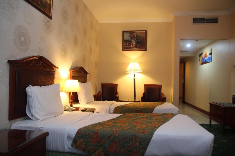 Deluxe Double Room image 4