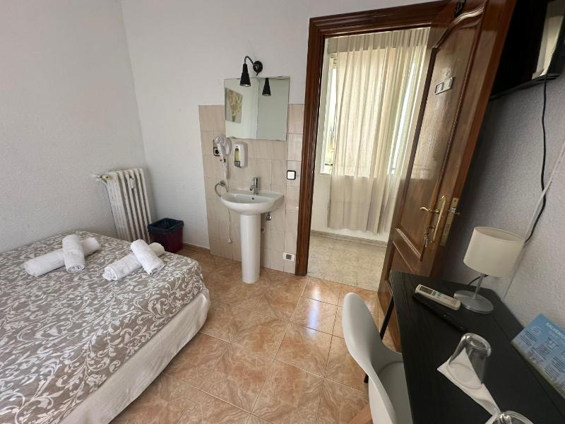 Small Double Room with Shared Bathroom image 2