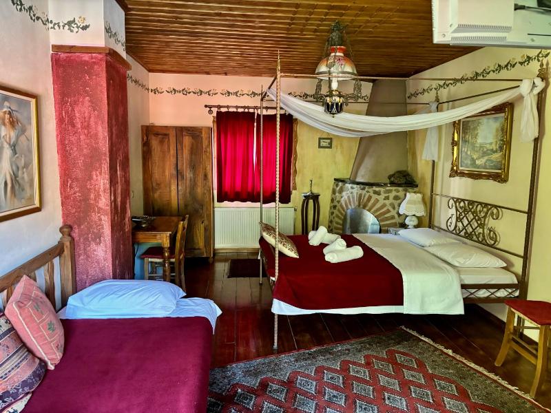 Triple Room with Fireplace and Mountain View image 4