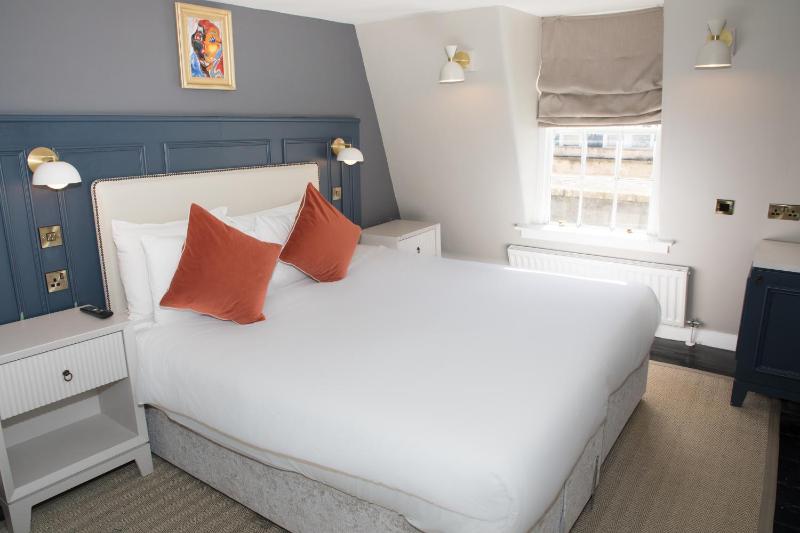 Two-Bedroom Traditional Suite image 4