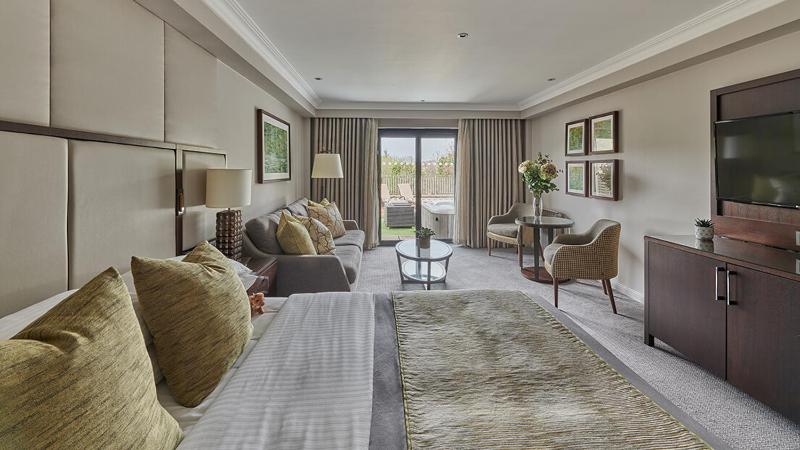 Junior Suite with Garden View image 2