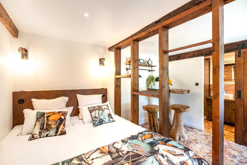 Double Room with Private Bathroom image 1