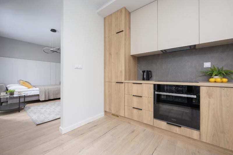 Piękne Studia dla 3 osób & Parking Warszawa by Noclegi Renters - image 11