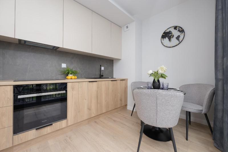Piękne Studia dla 3 osób & Parking Warszawa by Noclegi Renters - image 16