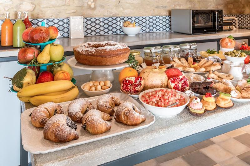 Studio with Sea View image 2