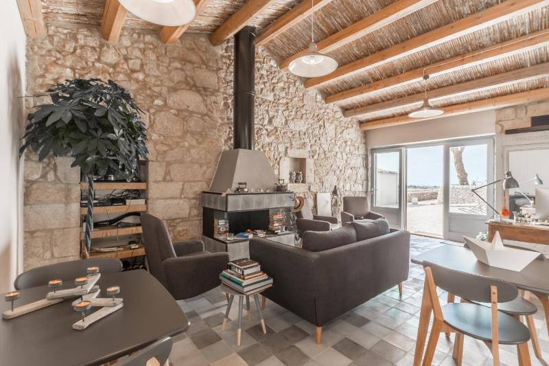 Studio with Partial Sea View image 2