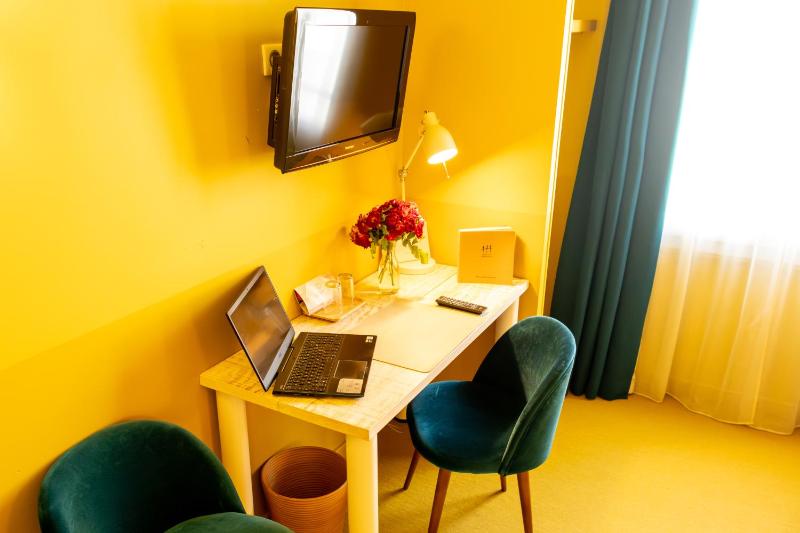 Queen-Size Superior Double Room image 3