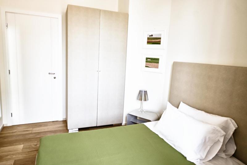 Single Room image 3
