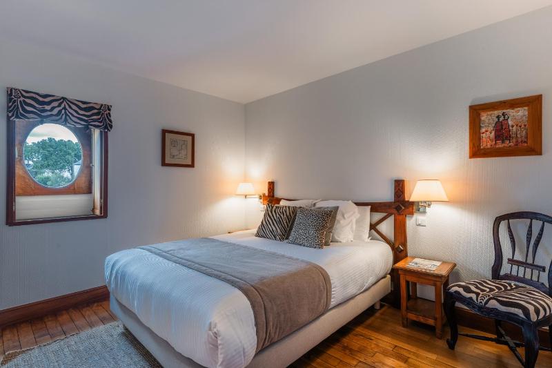 Standard Double Room image 4