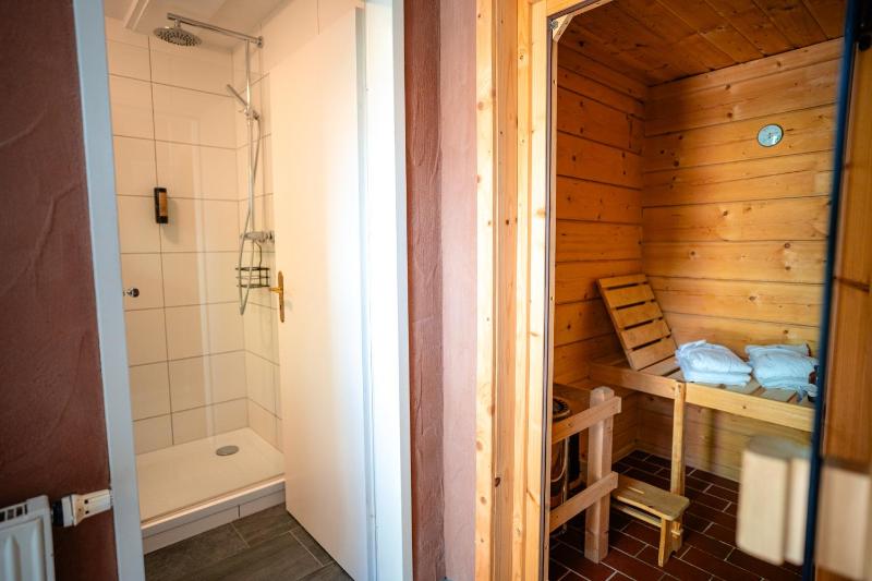 Deluxe Family Room with Sauna image 3