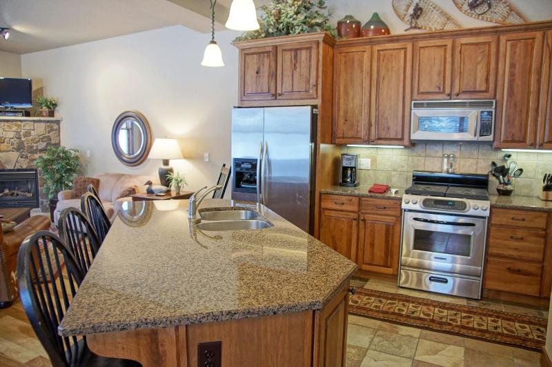 Pool & Hot Tubs 2 Living Rooms City Shuttle Washer Dryer - image 15