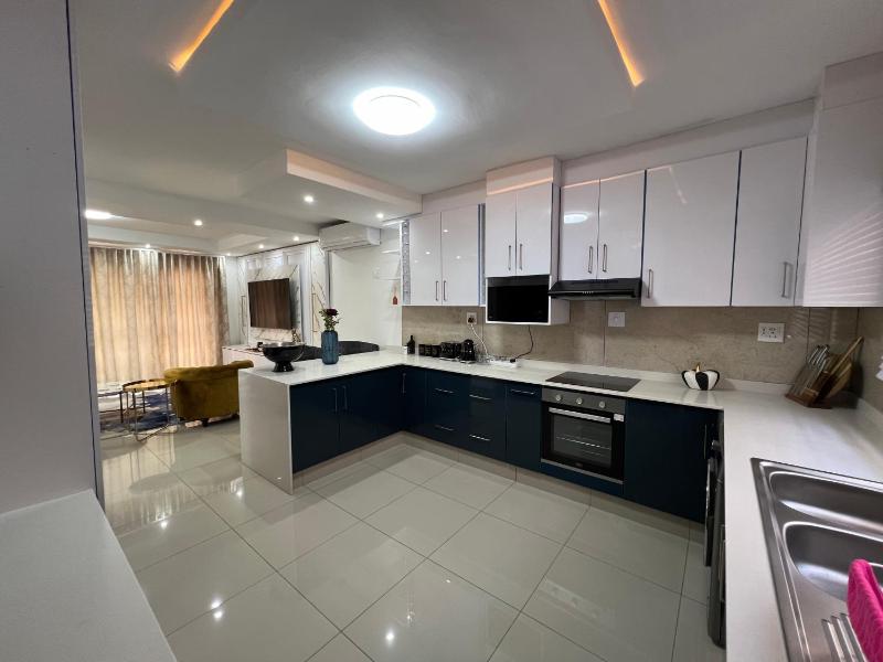 Shobalenku Opulent apartments - image 3