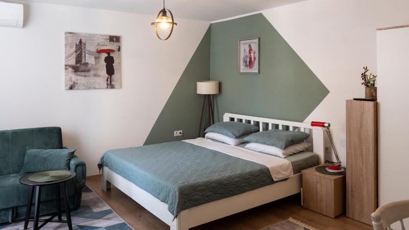 Guest House Time Out - image 1