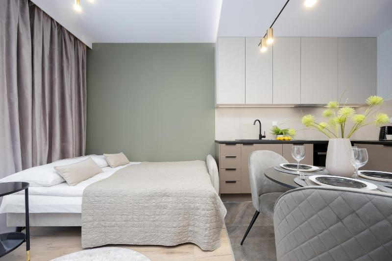 Piękne Studia dla 3 osób & Parking Warszawa by Noclegi Renters - image 12