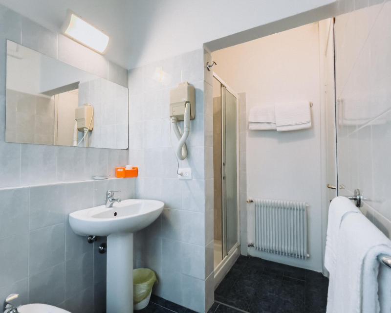 Single Room image 3