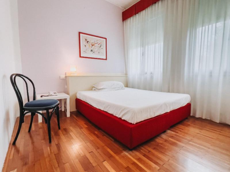 Single Room image 1