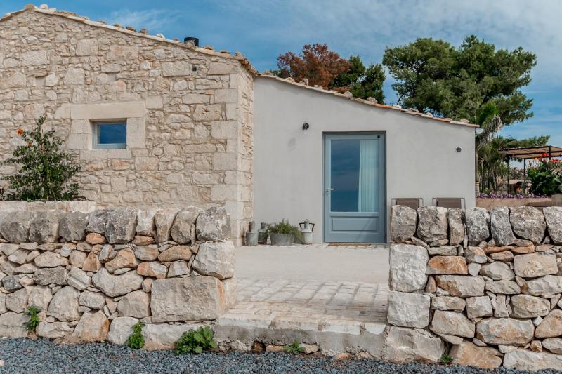 Studio with Sea View image 4