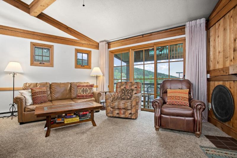 Hot Tub Loft with Balcony Great Views 2 Bedrooms 30 Plus Night Rentals Welcome - image 23