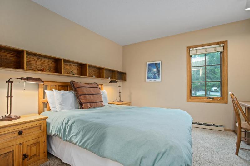Hot Tub Loft with Balcony Great Views 2 Bedrooms 30 Plus Night Rentals Welcome - image 27