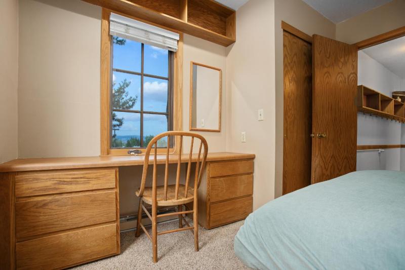 Hot Tub Loft with Balcony Great Views 2 Bedrooms 30 Plus Night Rentals Welcome - image 22