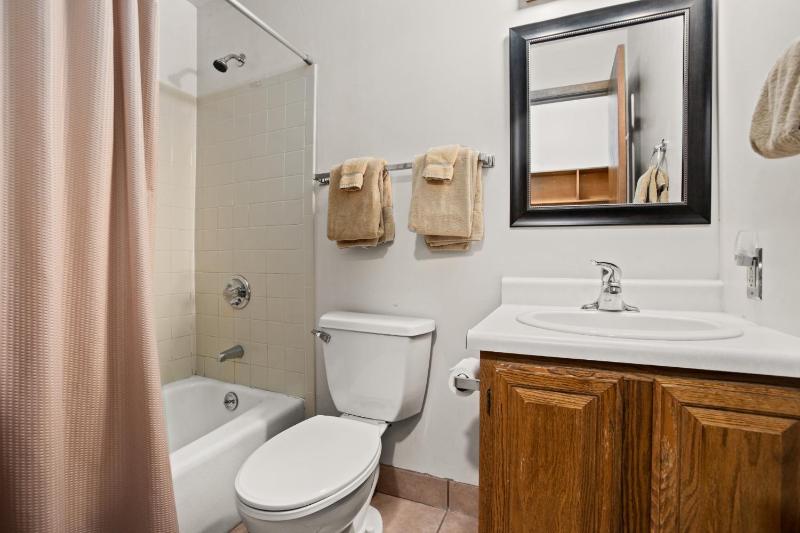 Hot Tub Loft with Balcony Great Views 2 Bedrooms 30 Plus Night Rentals Welcome - image 10
