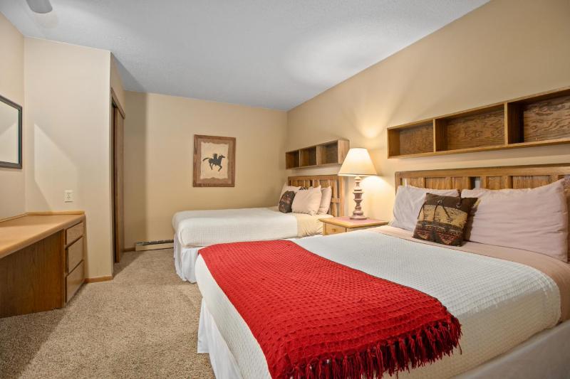 Hot Tub Loft with Balcony Great Views 2 Bedrooms 30 Plus Night Rentals Welcome - image 40