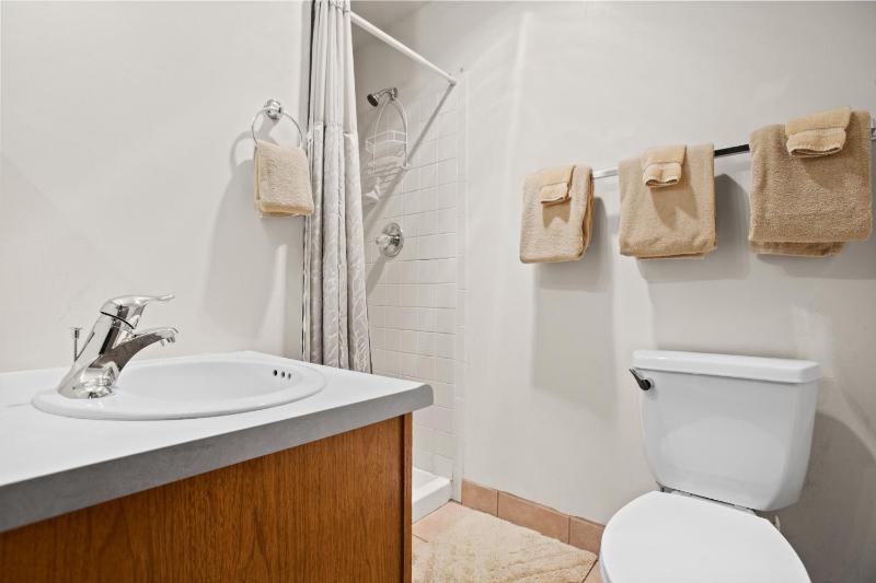 Hot Tub Loft with Balcony Great Views 2 Bedrooms 30 Plus Night Rentals Welcome - image 26