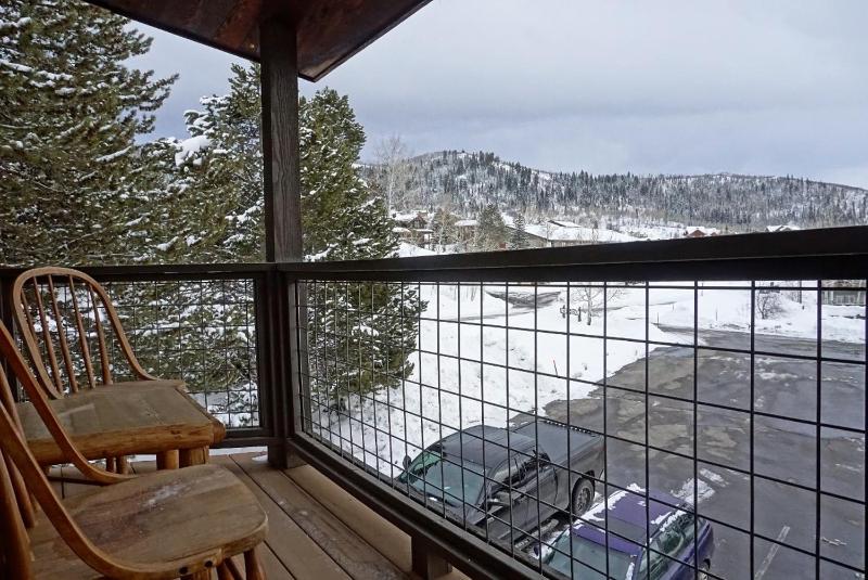 Hot Tub Loft with Balcony Great Views 2 Bedrooms 30 Plus Night Rentals Welcome - image 16