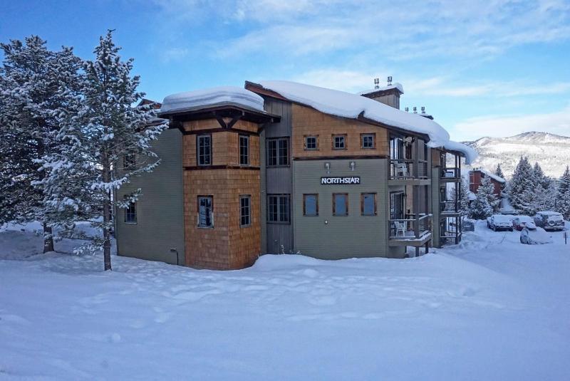 Hot Tub Loft with Balcony Great Views 2 Bedrooms 30 Plus Night Rentals Welcome - image 13