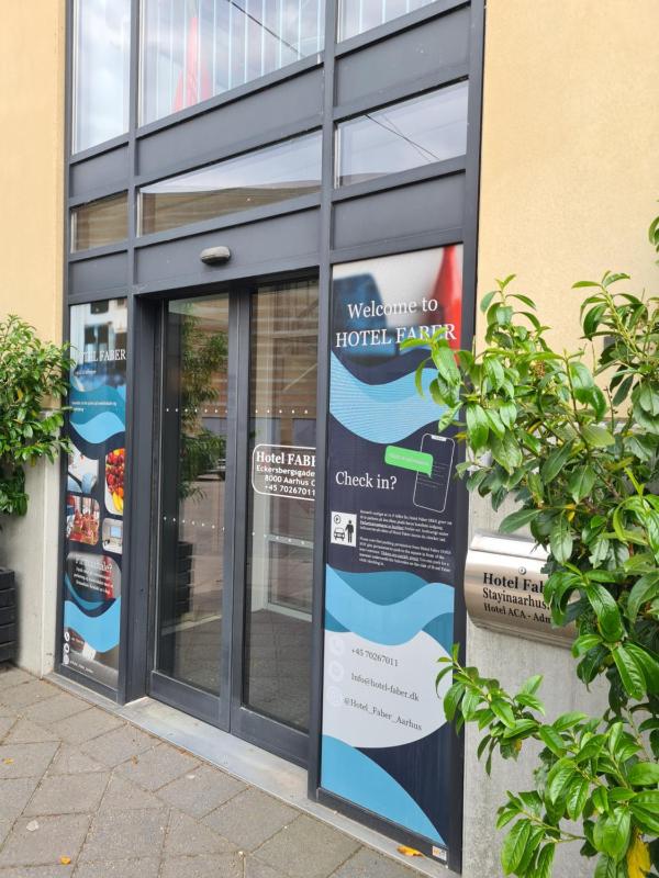 Studio with Balcony image 3