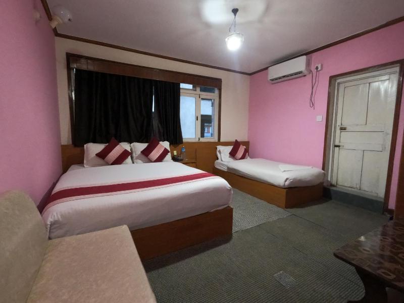 Kusum Hotel - image 3