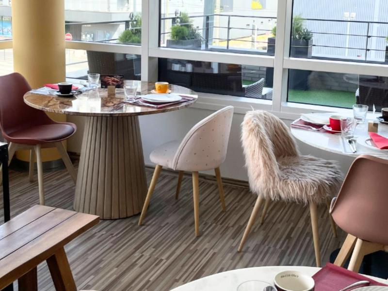 Studio (2 Adults) image 4