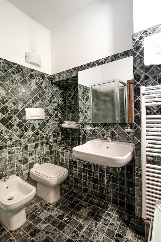 Junior Suite with City View image 3