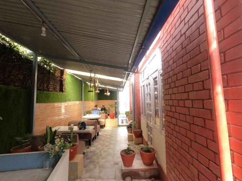 Kusum Hotel - image 6