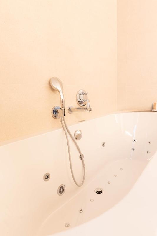 Lovers Room image 3