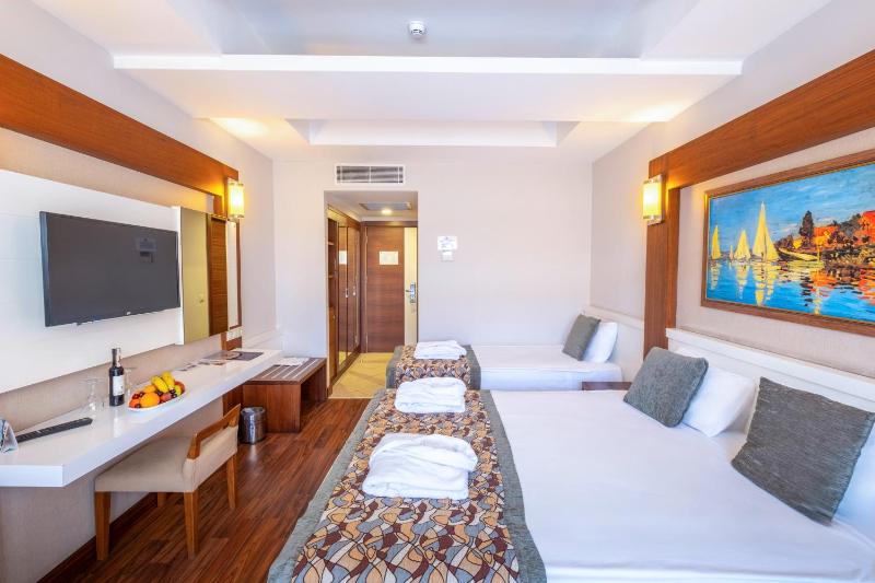 Double Room image 4