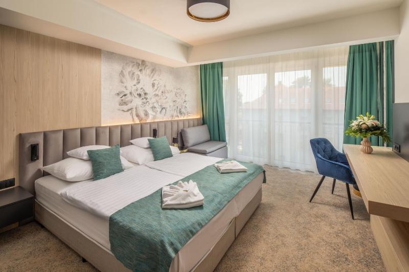Double or Twin Room with Extra Bed image 3