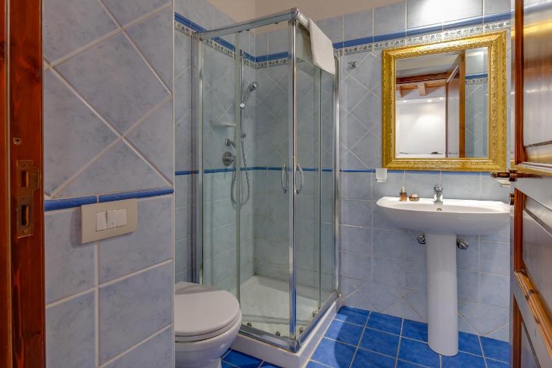 Double or Twin Room with Sea View image 3