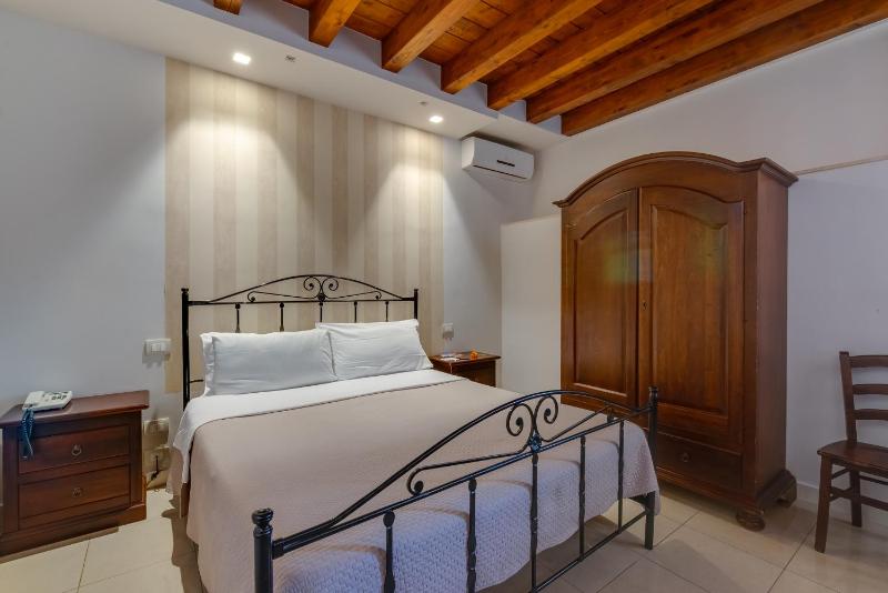 Double or Twin Room image 1
