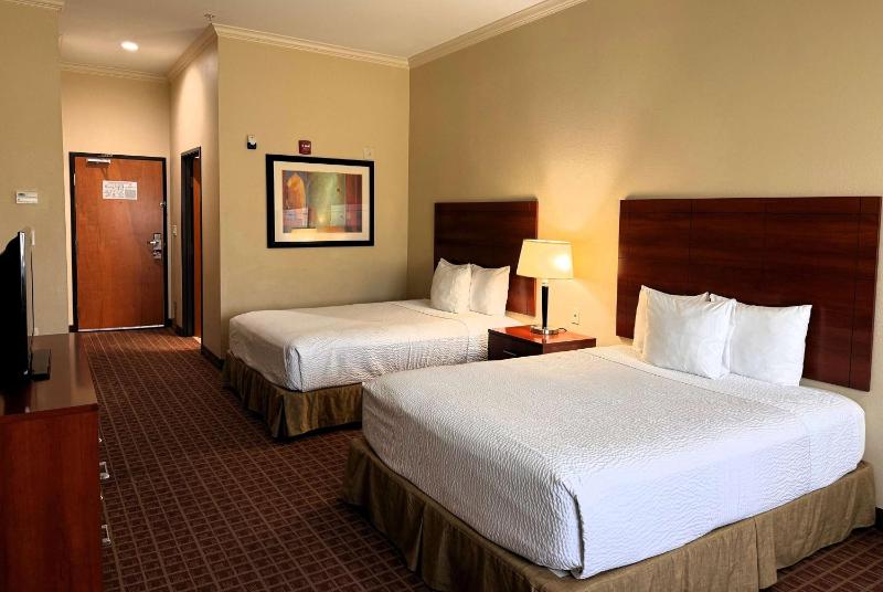 Queen Room with Two Queen Beds - Non-Smoking image 1
