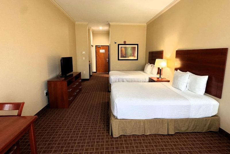 Queen Room with Two Queen Beds - Disability Access - Non-Smoking image 1