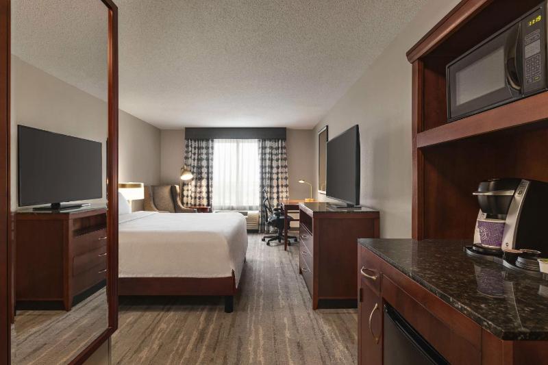 King Room image 3