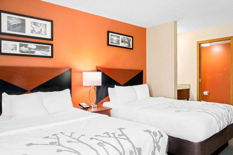 Double Room with Two Double Beds - Non-Smoking image 3