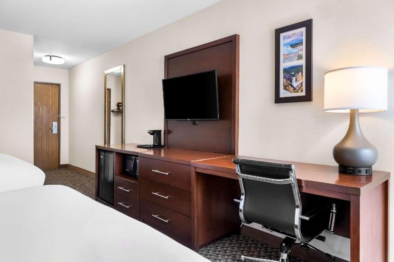 Queen Room with Two Queen Beds - Non-Smoking image 3