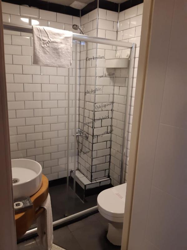 Budget Double Room image 2